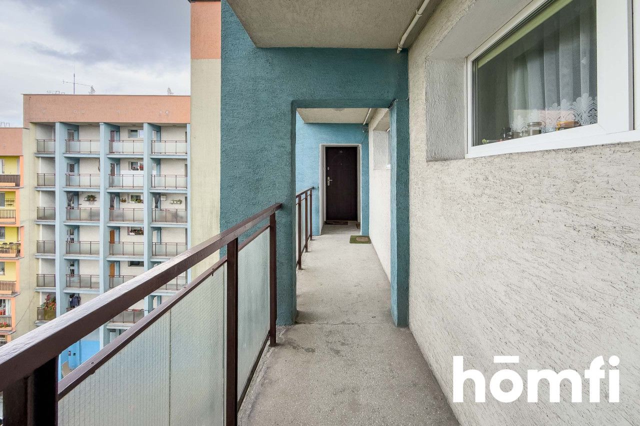 Sunny 2-Room Apartment with a Separate Kitchen, Loggia, Views and Elevator - Apartment - Sale - Kraków, Nowa Huta