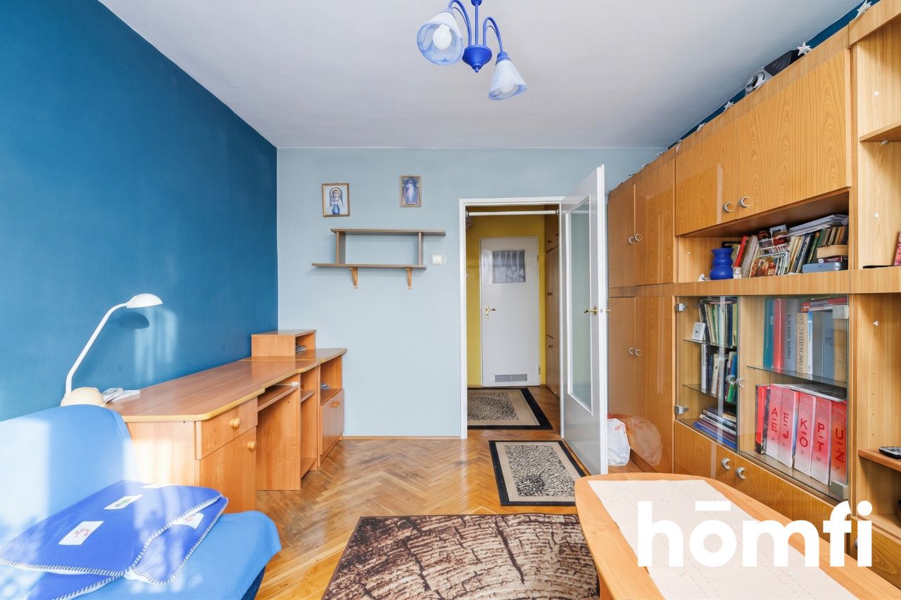 Sunny 2-Room Apartment with a Separate Kitchen, Loggia, Views and Elevator - Apartment - Sale - Kraków, Nowa Huta