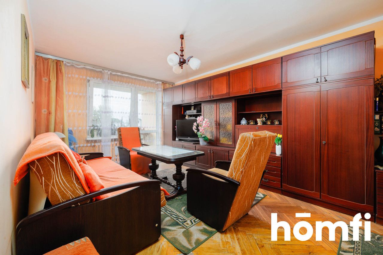 Sunny 2-Room Apartment with a Separate Kitchen, Loggia, Views and Elevator - Apartment - Sale - Kraków, Nowa Huta