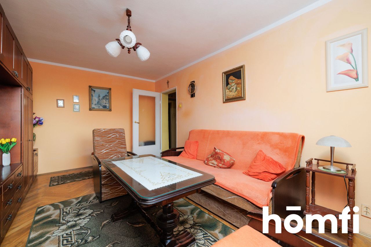 Sunny 2-Room Apartment with a Separate Kitchen, Loggia, Views and Elevator - Apartment - Sale - Kraków, Nowa Huta
