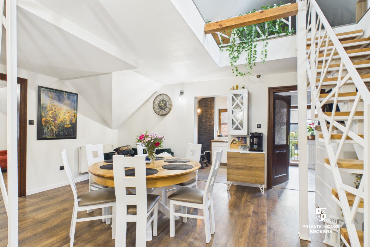House with two independent apartments and a garage on a 1,436 m² plot | Akacjowa Street - House - Sale - Wielicki, Niepołomice