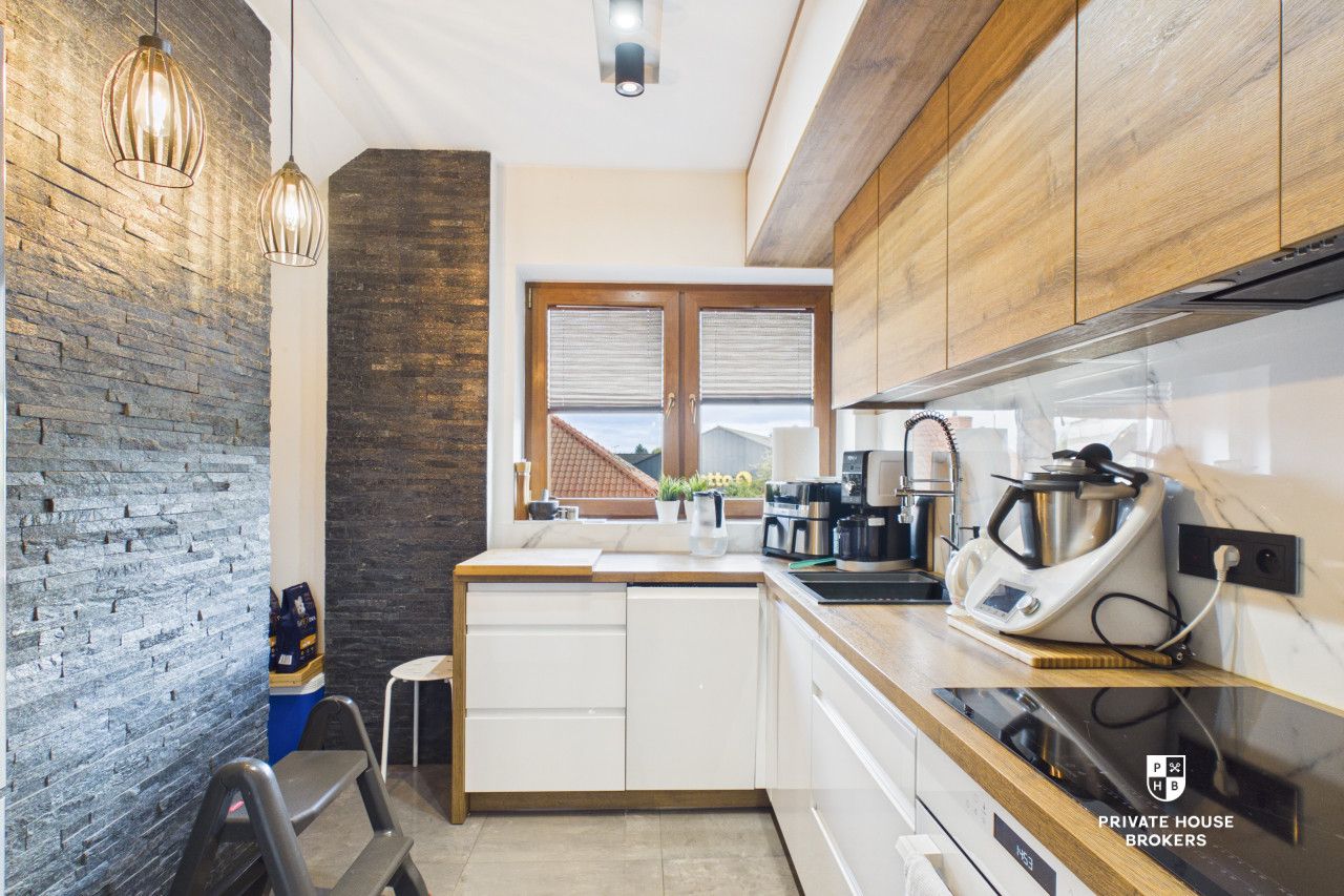 House with two independent apartments and a garage on a 1,436 m² plot | Akacjowa Street - House - Sale - Wielicki, Niepołomice