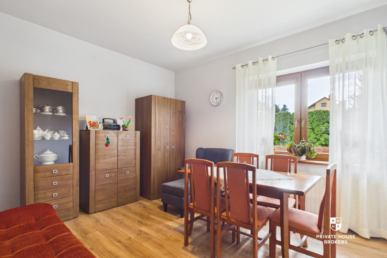 House with two independent apartments and a garage on a 1,436 m² plot | Akacjowa Street - House - Sale - Wielicki, Niepołomice