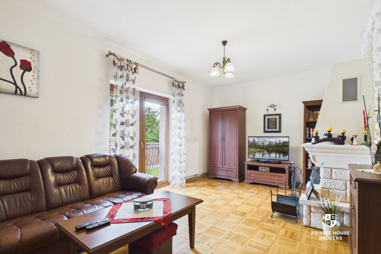 House with two independent apartments and a garage on a 1,436 m² plot | Akacjowa Street - House - Sale - Wielicki, Niepołomice