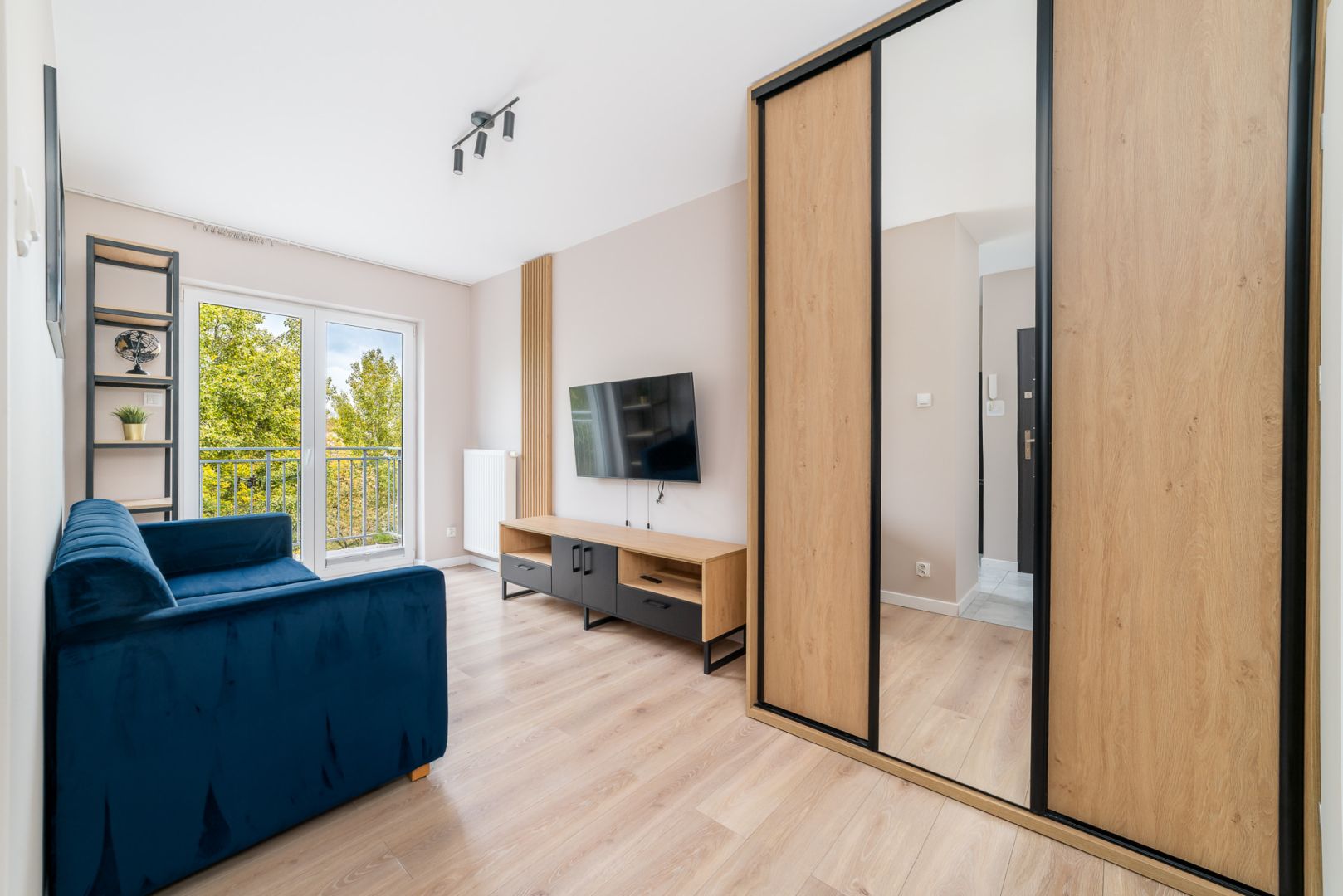 Studio Apartment with Separate Kitchen and Balcony | 30 m² | Różyckiego Street. - Apartment - Rent - Łódź, Górna
