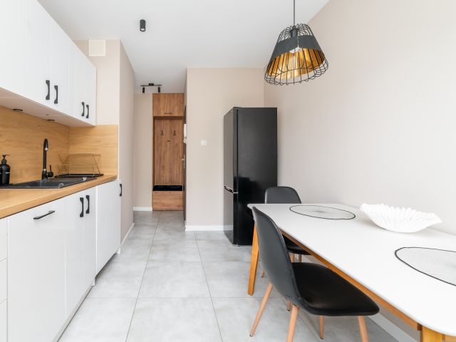 Kawalerka z balkonem i oddzielną kuchnią | 30 m² - Mieszkanie - Wynajem - Łódź, Górna