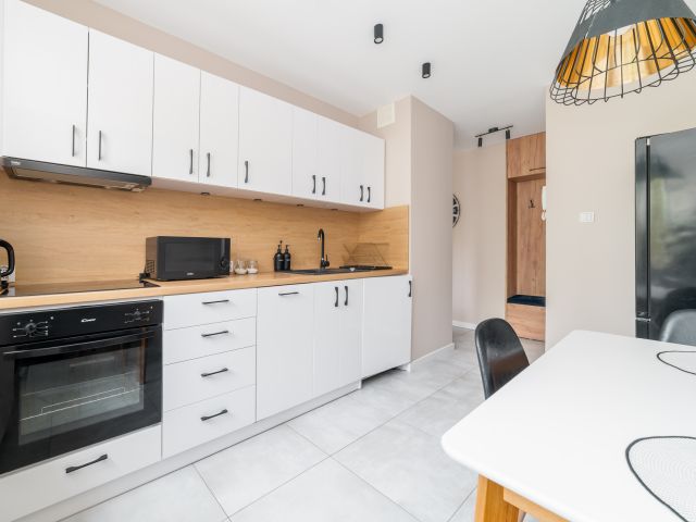 Kawalerka z balkonem i oddzielną kuchnią | 30 m² - Mieszkanie - Wynajem - Łódź, Górna
