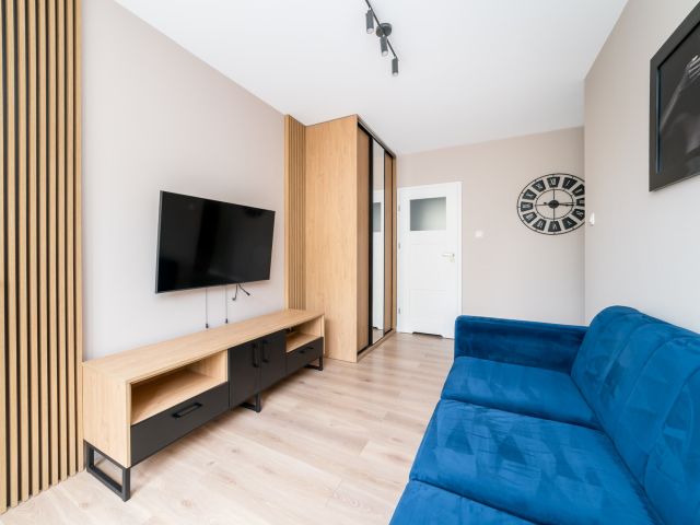 Kawalerka z balkonem i oddzielną kuchnią | 30 m² - Mieszkanie - Wynajem - Łódź, Górna