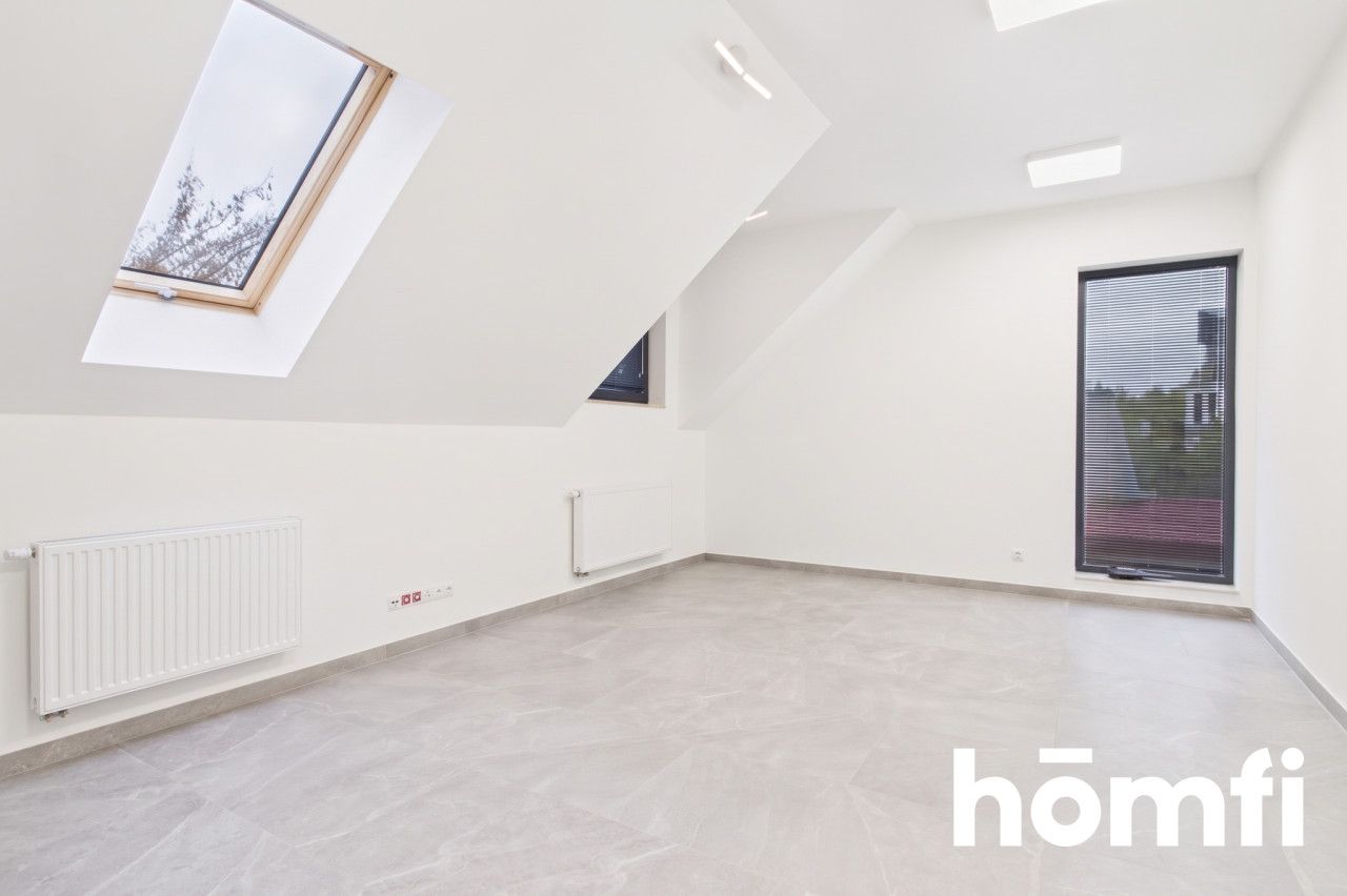 Commercial building in Radom with big parking space for rent - Комерційне приміщення - Оренда - Radom, Kończyce