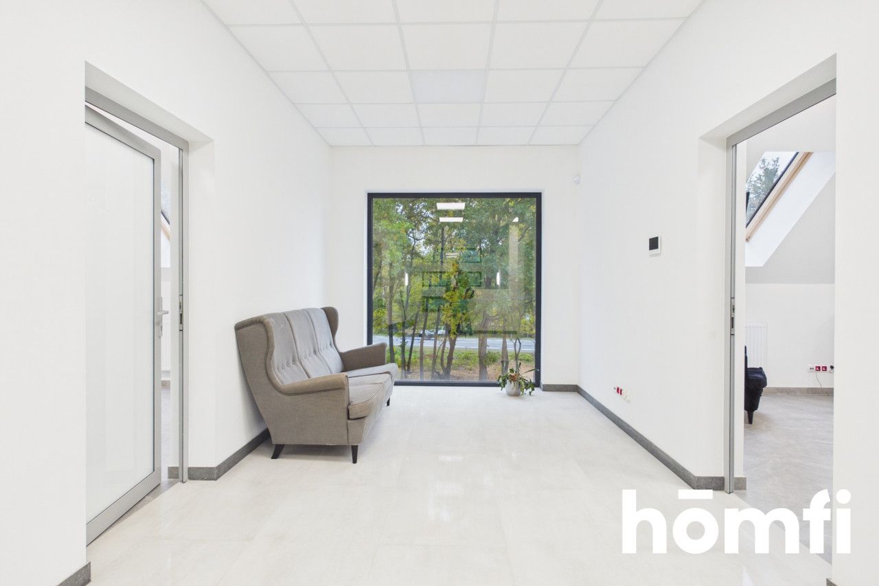 Commercial building in Radom with big parking space for rent - Комерційне приміщення - Оренда - Radom, Kończyce