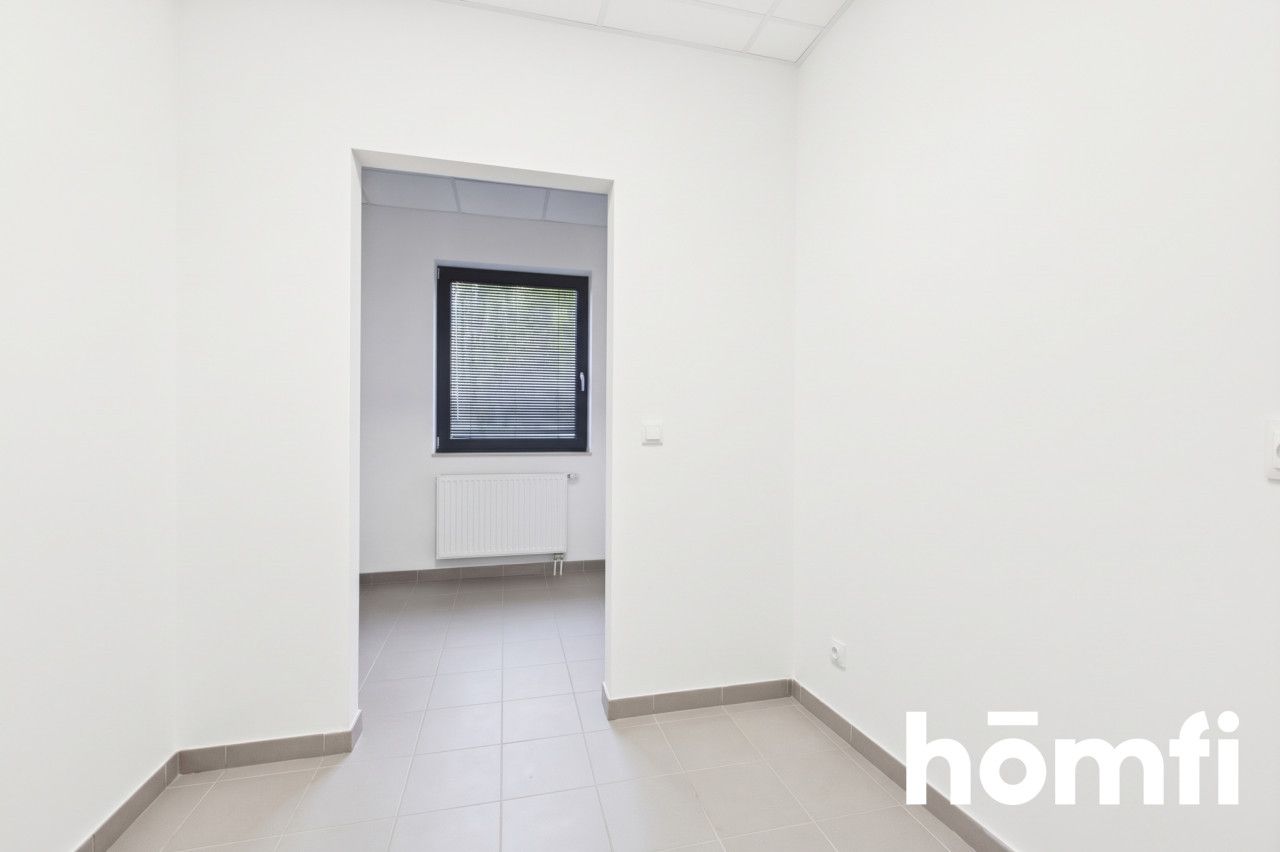 Commercial building in Radom with big parking space for rent - Комерційне приміщення - Оренда - Radom, Kończyce