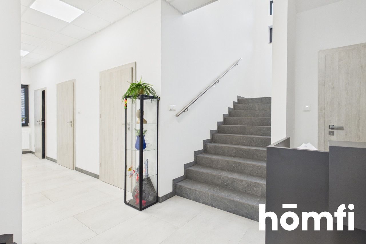 Commercial building in Radom with big parking space for rent - Комерційне приміщення - Оренда - Radom, Kończyce