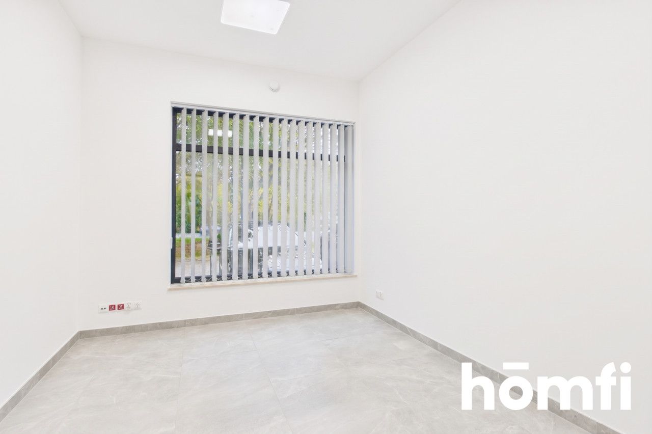 Commercial building in Radom with big parking space for rent - Комерційне приміщення - Оренда - Radom, Kończyce