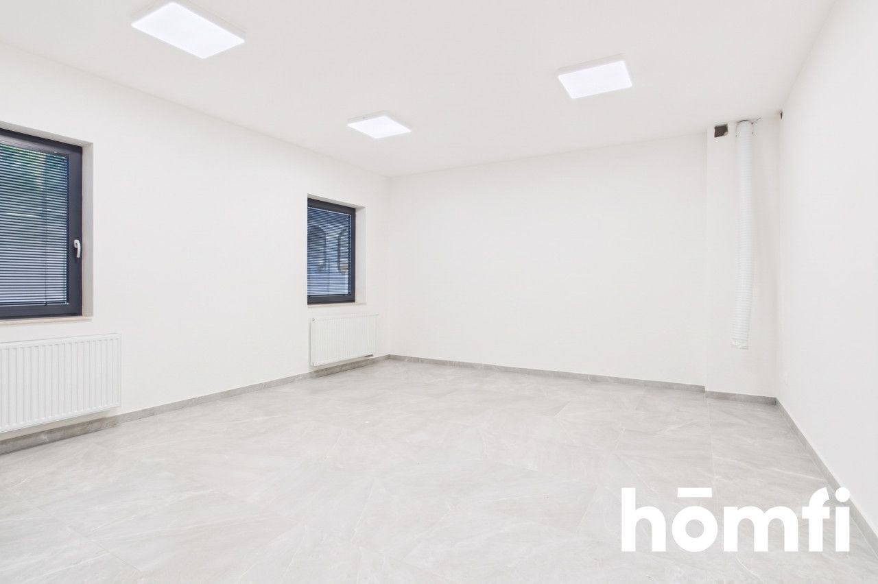 Commercial building in Radom with big parking space for rent - Комерційне приміщення - Оренда - Radom, Kończyce