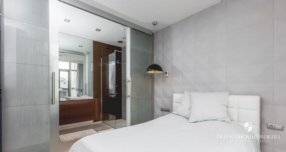 Apartment with large glazing and air conditioning | Wielopole Street | Kraków Old Town - Apartment - Sale - Kraków