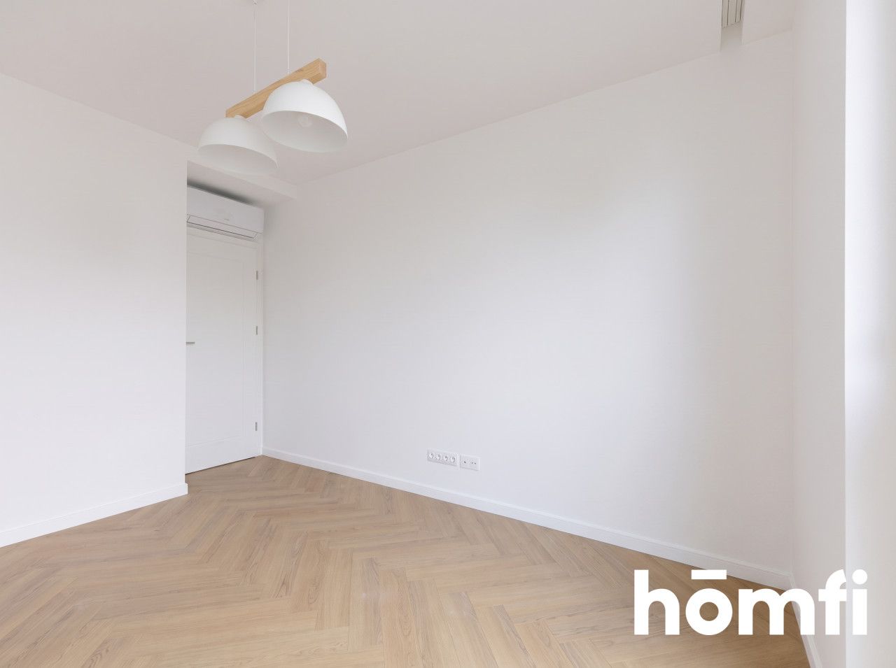 Freshly Renovated 2 Rooms 37m2 at Plac Bankowy for your own arrangement - Apartment - Rent - Warszawa, Śródmieście