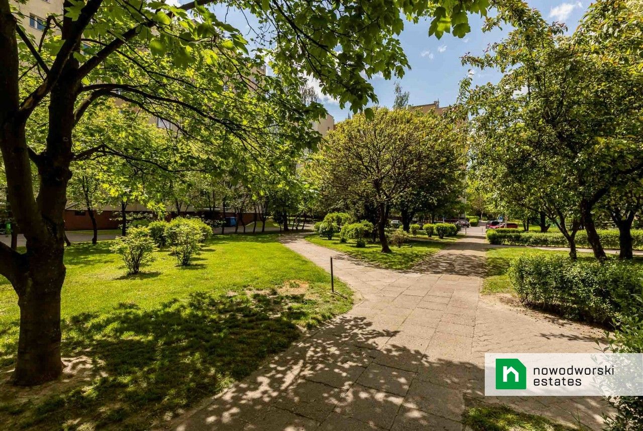 2 rooms with a tree-view near M2 and Wola Park - Apartment - Sale - Warszawa, Bemowo