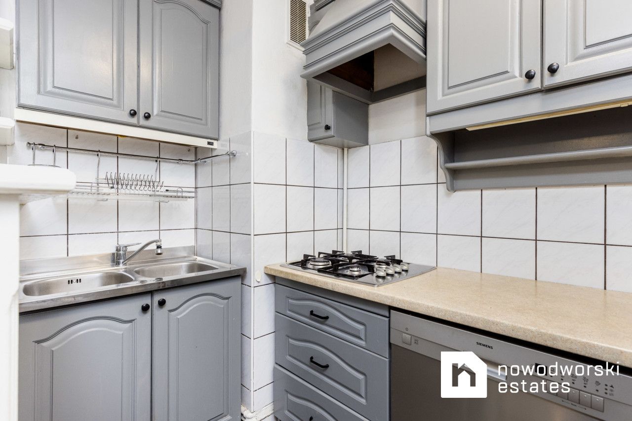 Wynajem, z widokiem na szklane biurowce, 49m2, Wola - Mieszkanie - Wynajem - Warszawa, Wola