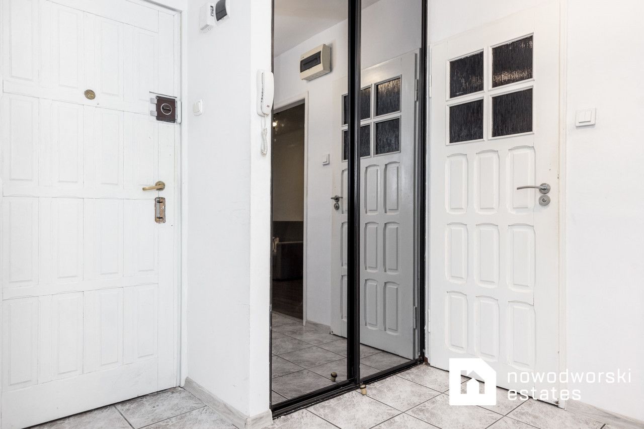 Wynajem, z widokiem na szklane biurowce, 49m2, Wola - Mieszkanie - Wynajem - Warszawa, Wola