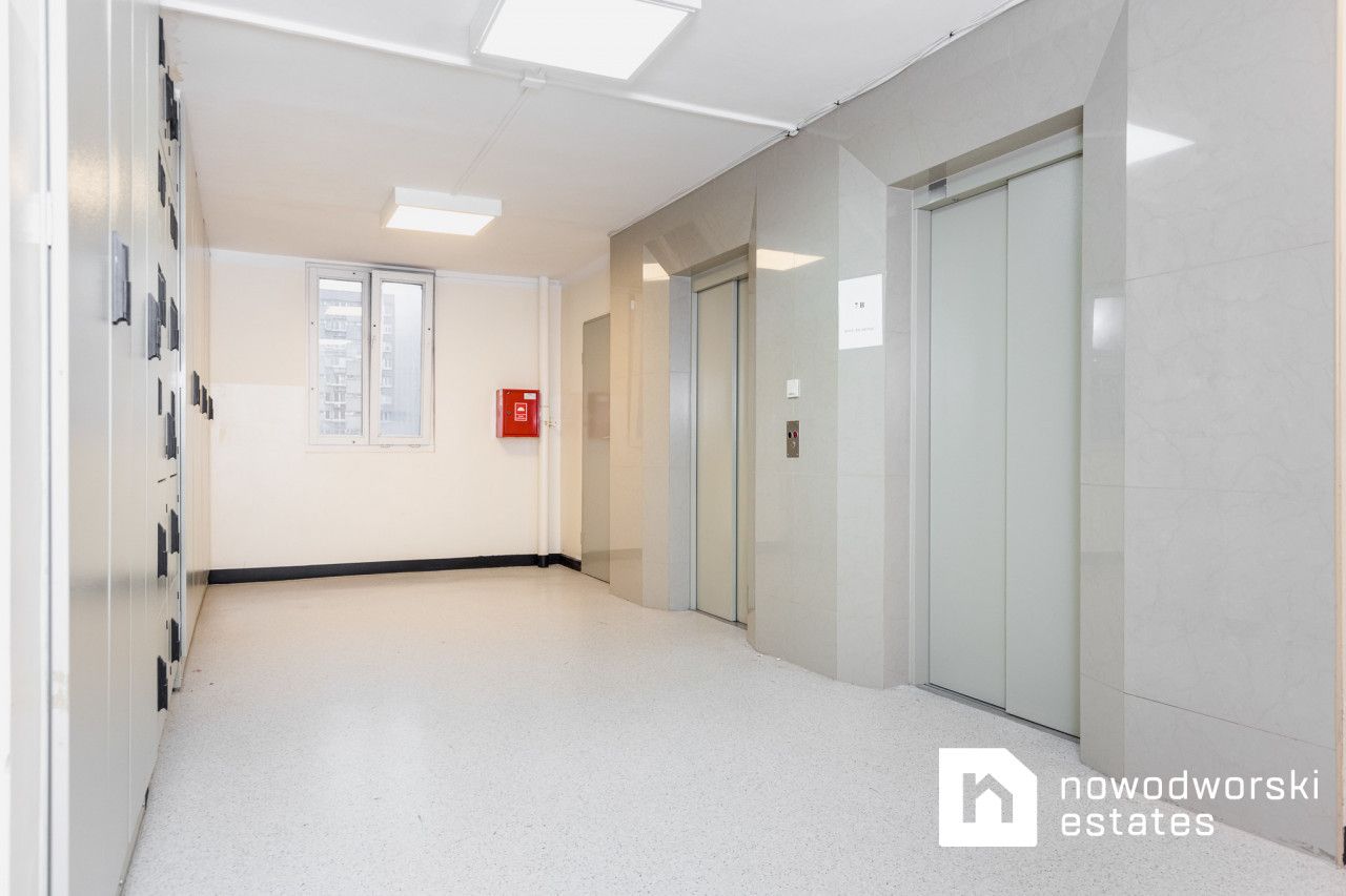 Wynajem, z widokiem na szklane biurowce, 49m2, Wola - Mieszkanie - Wynajem - Warszawa, Wola