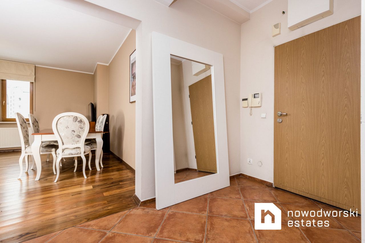 Elegant style. 3 rooms in Mokotów with a garage - Apartment - Rent - Warszawa, Mokotów / Sielce