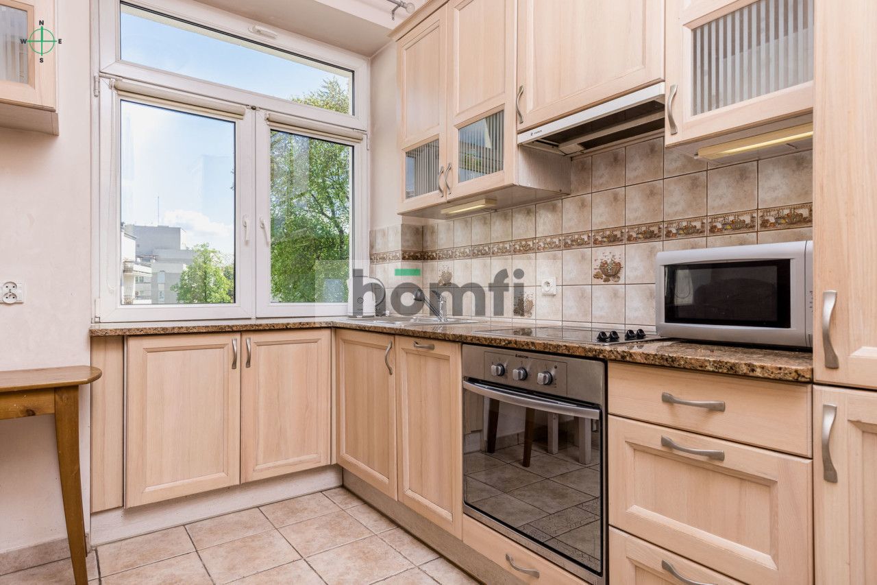 MIESZKANIE W KAMIENICY PRZY UL. BELWEDERSKIEJ OBOK WEJŚCIA DO ŁAZIENEK KRÓLEWSKICH - Mieszkanie - Wynajem - Warszawa, Śródmieście