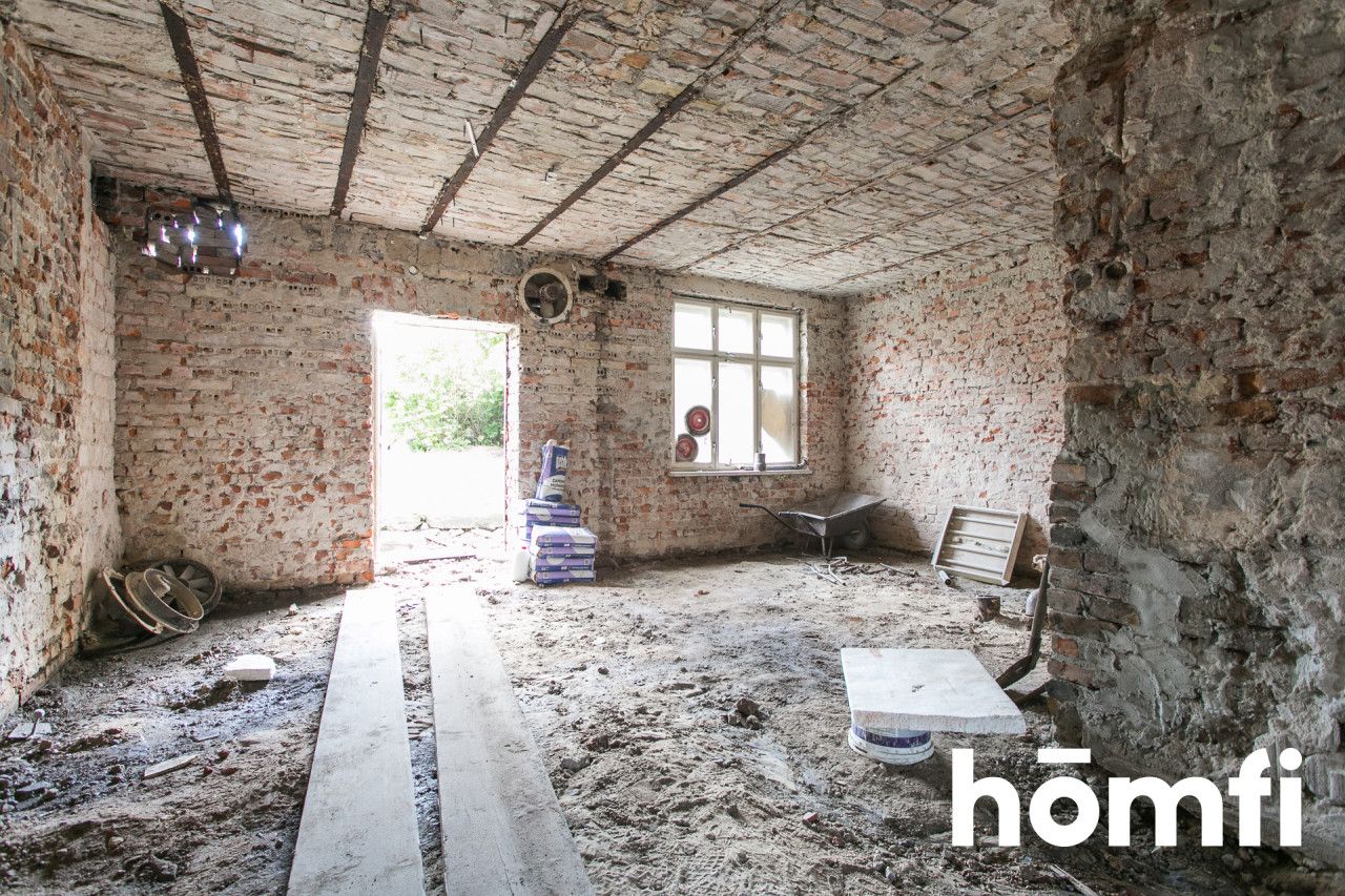 A commercial space in the center of Chrzanów with a showcase - Commercial premises - Sale - Chrzanowski, Chrzanów