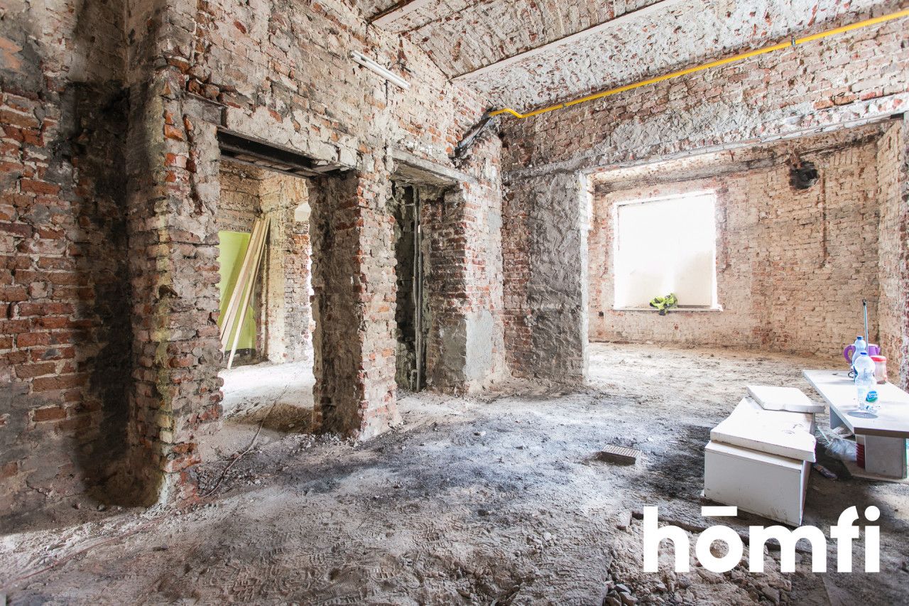 A commercial space in the center of Chrzanów with a showcase - Commercial premises - Sale - Chrzanowski, Chrzanów