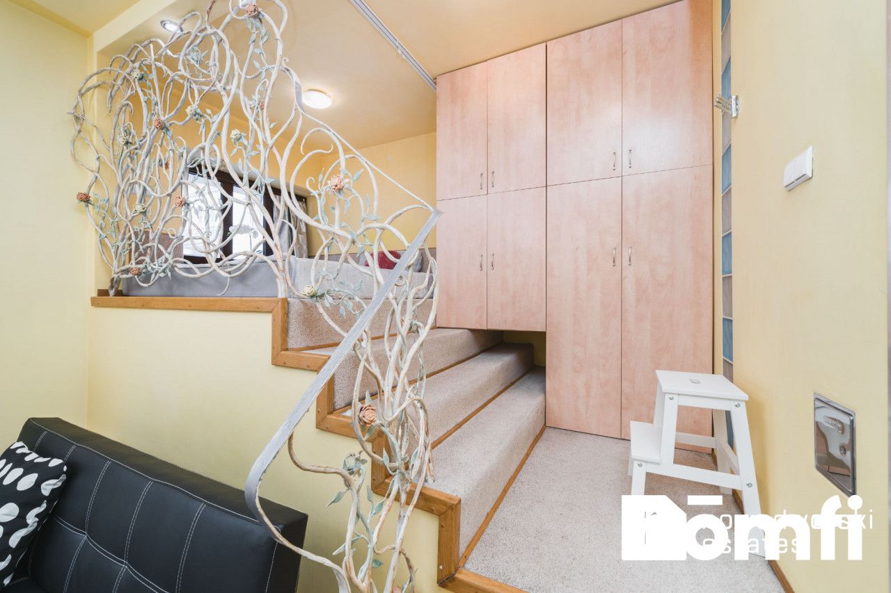 PRZESTRONNA KAWALERKA 42 m2 BLISKO CENTRUM, Z ANTRESOLĄ, OSOBNĄ KUCHNIĄ I KOMÓRKĄ LOKATORSKĄ, PRZY UL. URZĘDNICZEJ - Mieszkanie - Wynajem - Kraków, Krowodrza